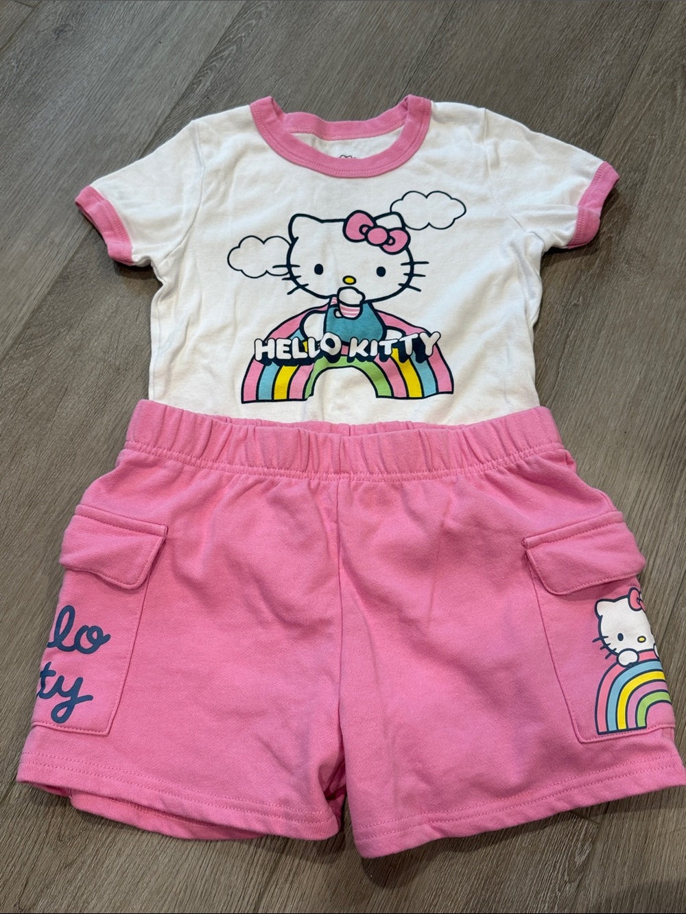 Hello Kitty White & Pink Rainbow Tee with Pink Shorts L (10-12)